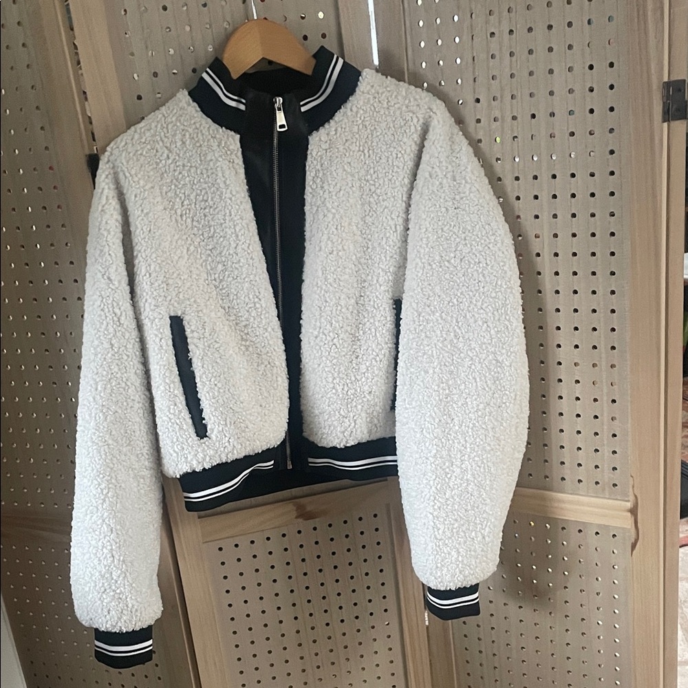 EUC Avec Les Filles Black and White Faux Sherpa Bomber Jacket size XL